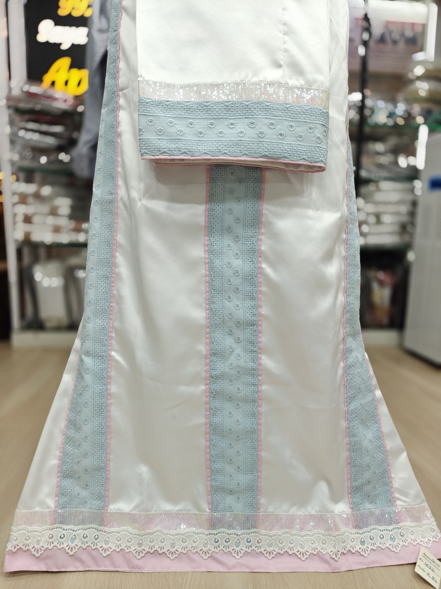 White Vertical Kali pattern rida White Vertical Kali pattern rida